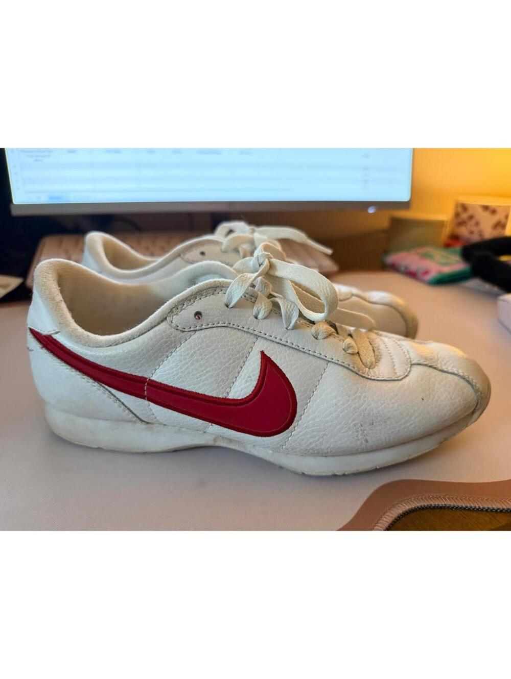 Vintage 2007 Nike Trainers White Red Swoosh Sneakers Women’s Size 7